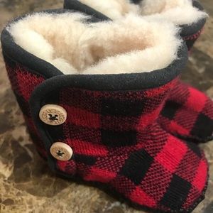 Brand new Baby Ugg slipper 2/3